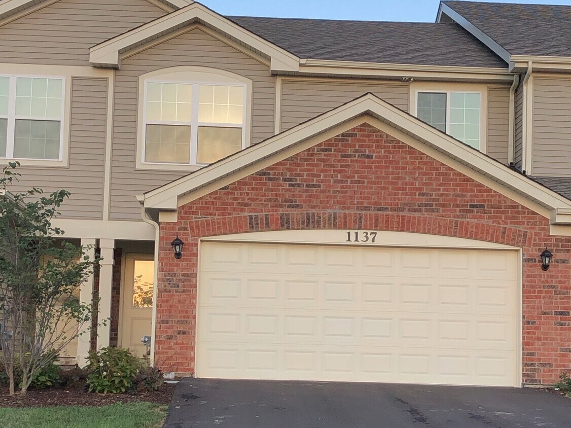 Primary Photo - 1137 Amber Dr