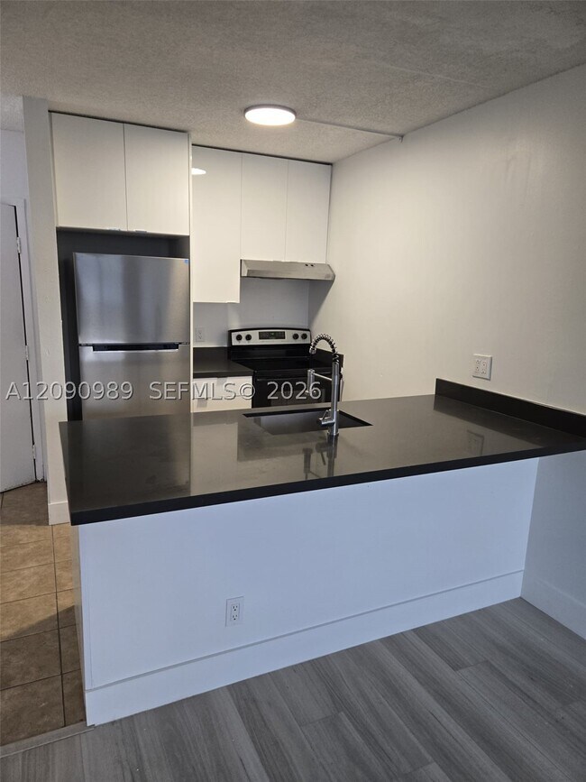 Foto del edificio - 2501 Riverside Dr