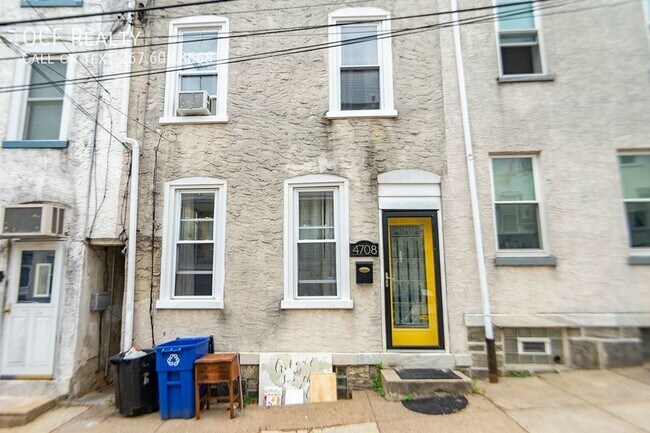 Building Photo - 4708 Fowler St