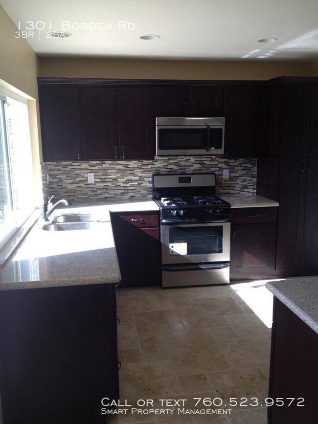 Building Photo - 3 bedroom in Escondido CA 92026