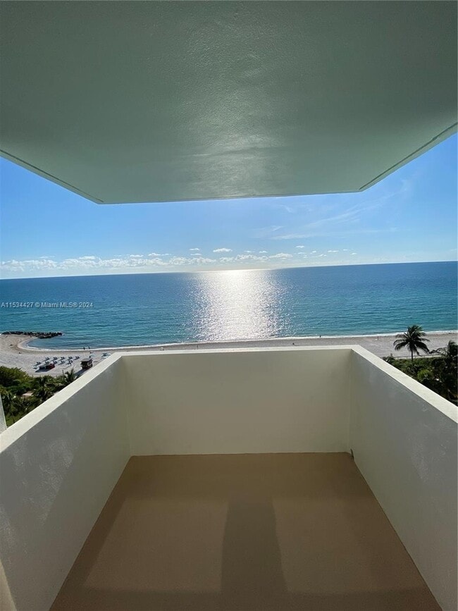 Building Photo - 2899 Collins Ave