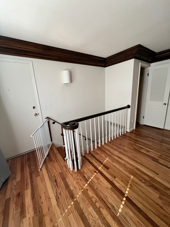 Photo - 680 Overland St Apartment