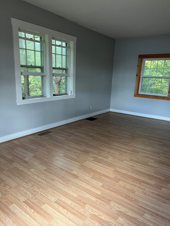 Living room - 56 Long St