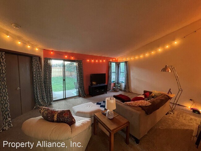 Building Photo - 3 br, 1.5 bath House - 7543 Eaton Street