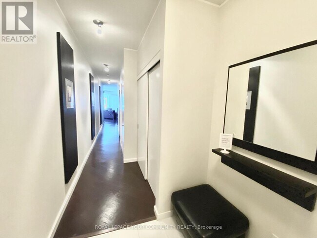 Photo du bâtiment - 8 York St