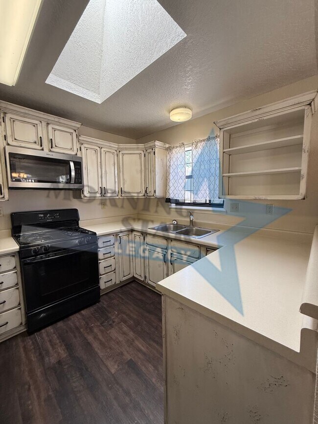 Foto del edificio - Roadrunner area! LOVELY two bedroom home.