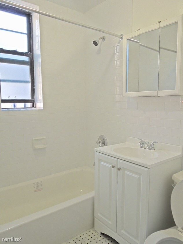 Foto principal - 170 Parkside Ave