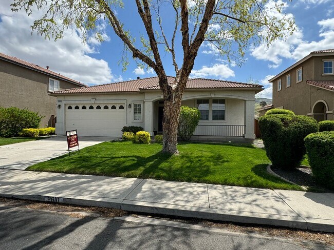 Foto del edificio - Beautiful 3 bedroom 2 bath home, backing u...