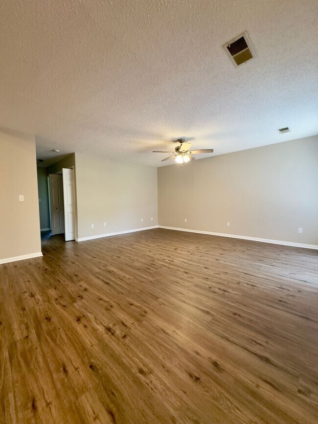 Foto del edificio - 527-690-692-IO