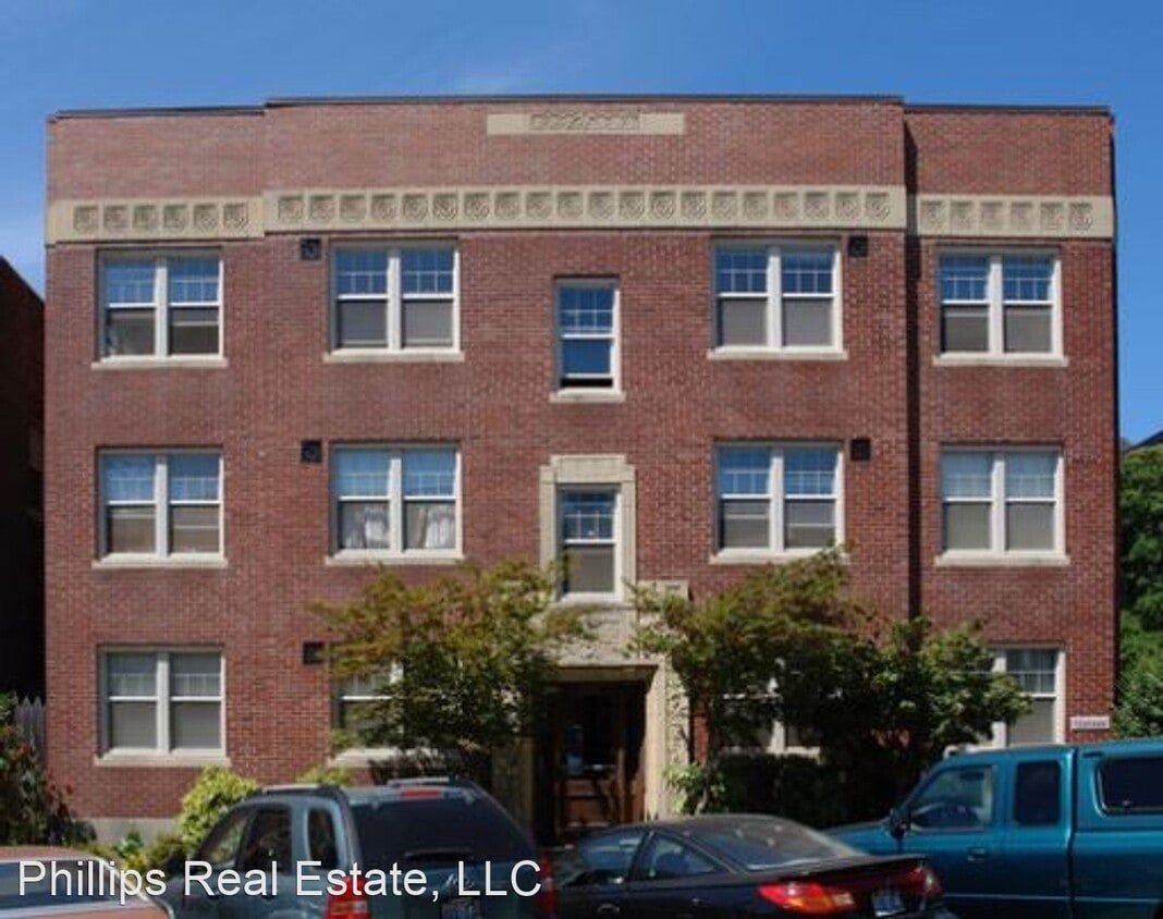 Primary Photo - 633 4th Ave W