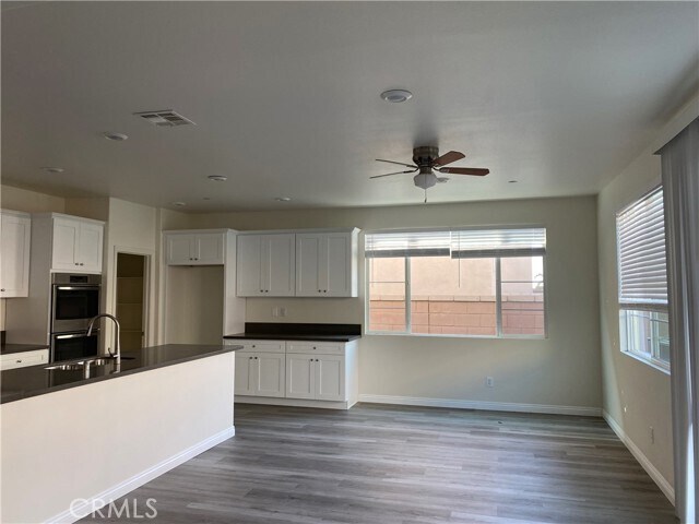 Building Photo - 3131 E Yosemite Dr
