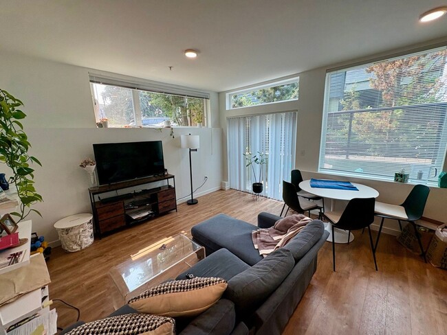 Building Photo - Capitol Hill Condominium ~ Edison