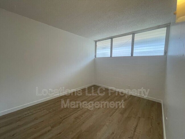 Foto del edificio - 95-2031 Waikalani Pl D905