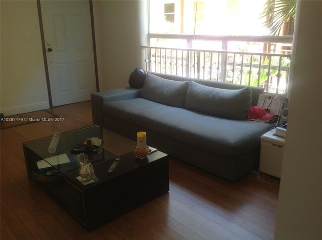 Foto del edificio - 4812 Pine Tree Dr
