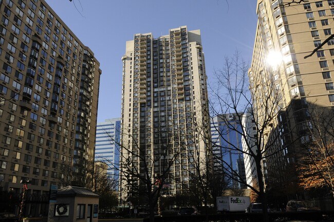 Front - building - 45 river drive south