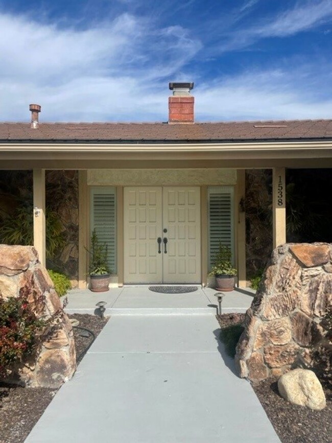 Foto del edificio - Charming Camarillo Retreat with Stunning M...
