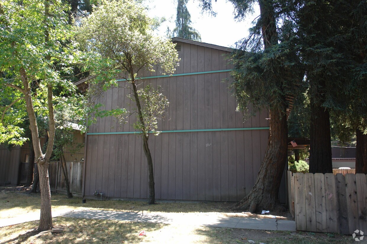 Foto del edificio - 1164 Mesa Dr