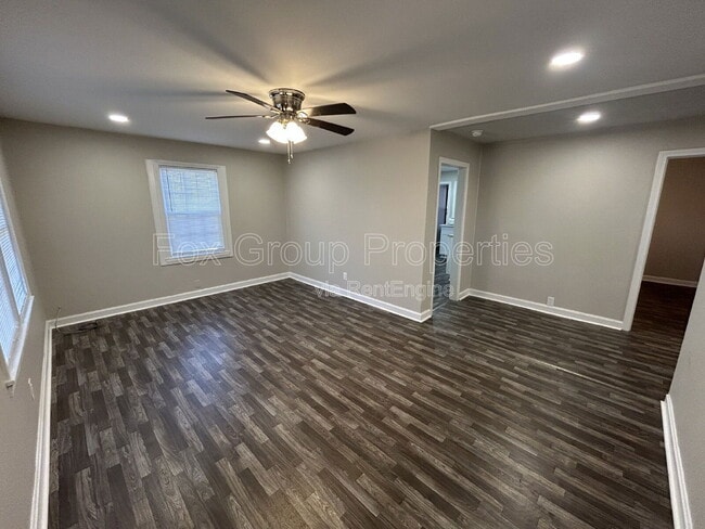 Building Photo - 402 S Yates St