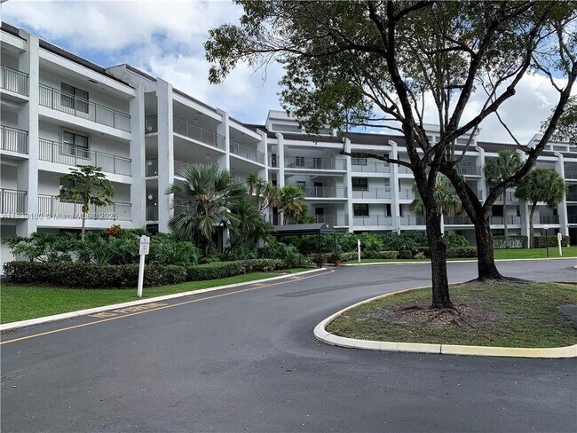 Foto del edificio - 16171 Blatt Blvd