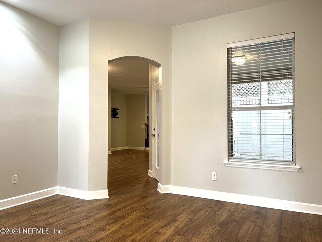 Foto del edificio - 6138 Clearsky Dr