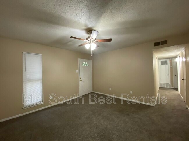 Building Photo - 4461 Tarleton Dr