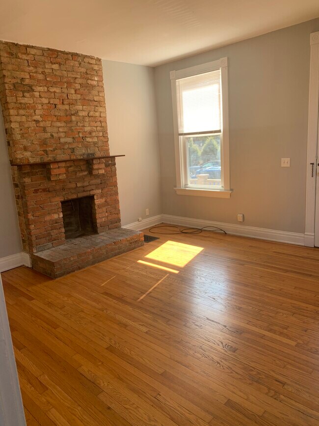 Living Room - 2716 Griffiths Ave Townhome