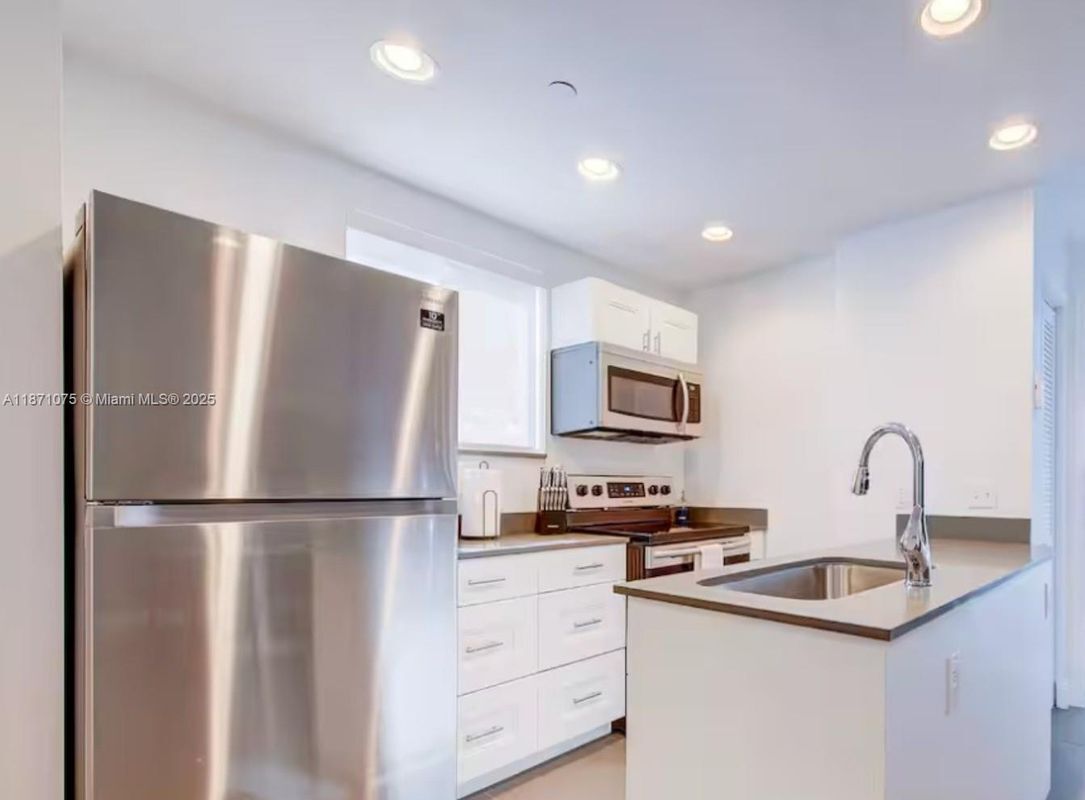 Foto del edificio - 541 NW 33rd St