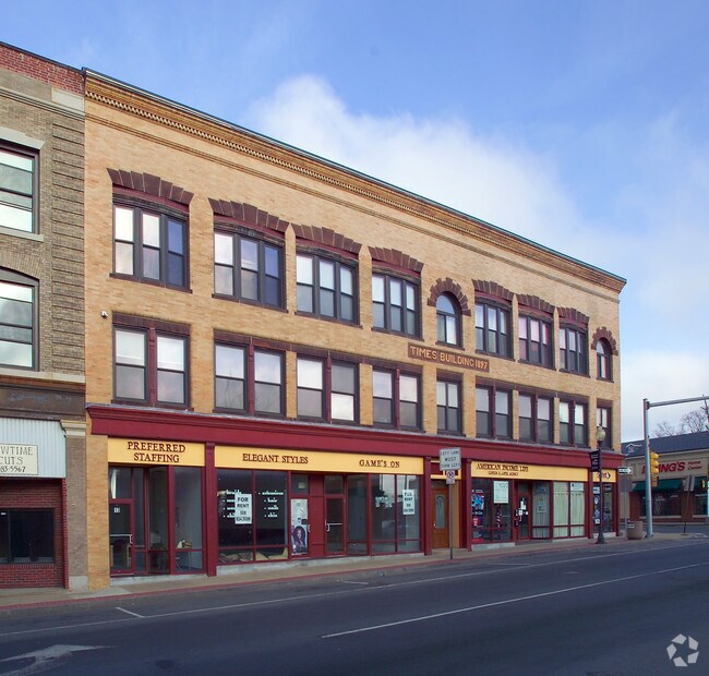 Building Photo - 1-13 Main St
