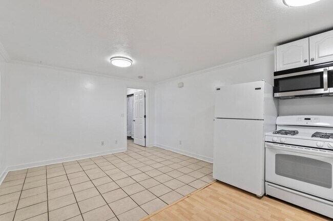 Foto del edificio - Canyon Road Townhomes