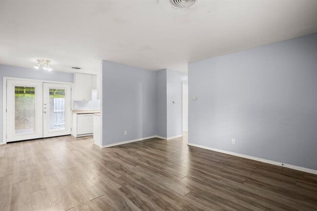 Foto del edificio - 2021 Wheless Ln