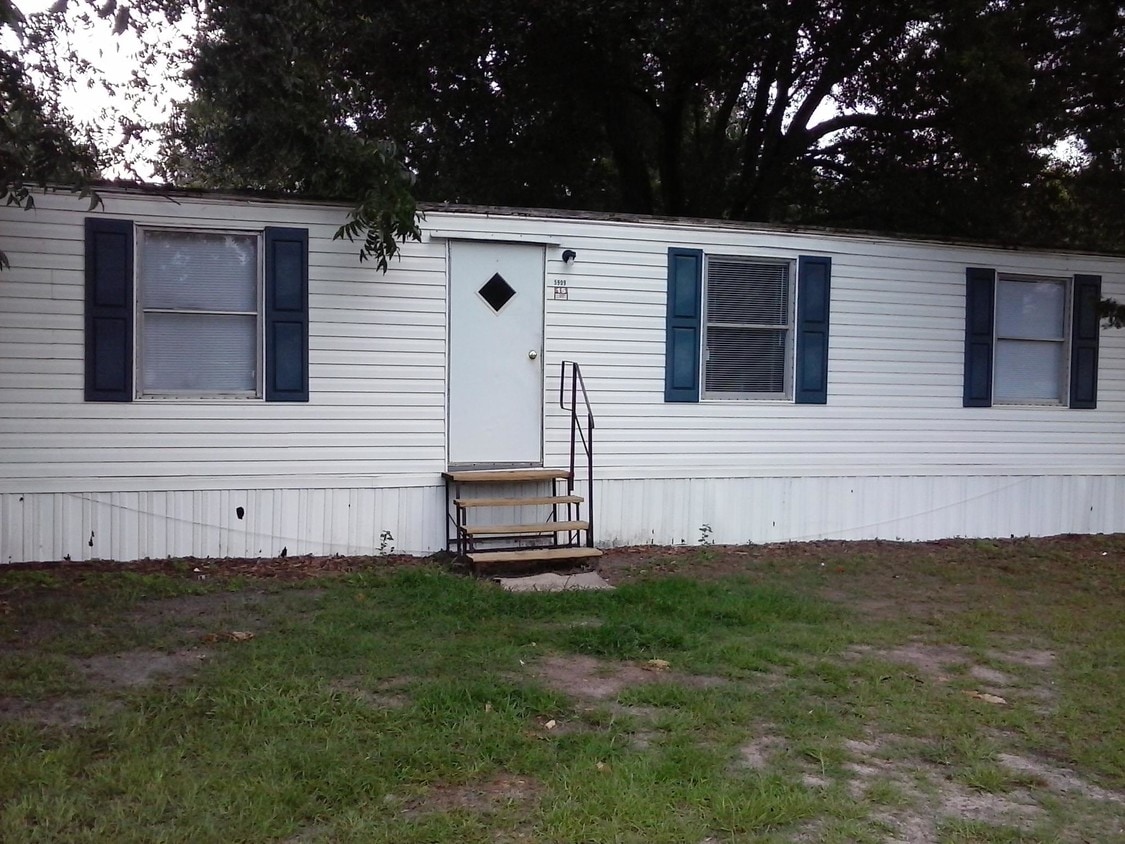 Primary Photo - 5909 Cedar Dr