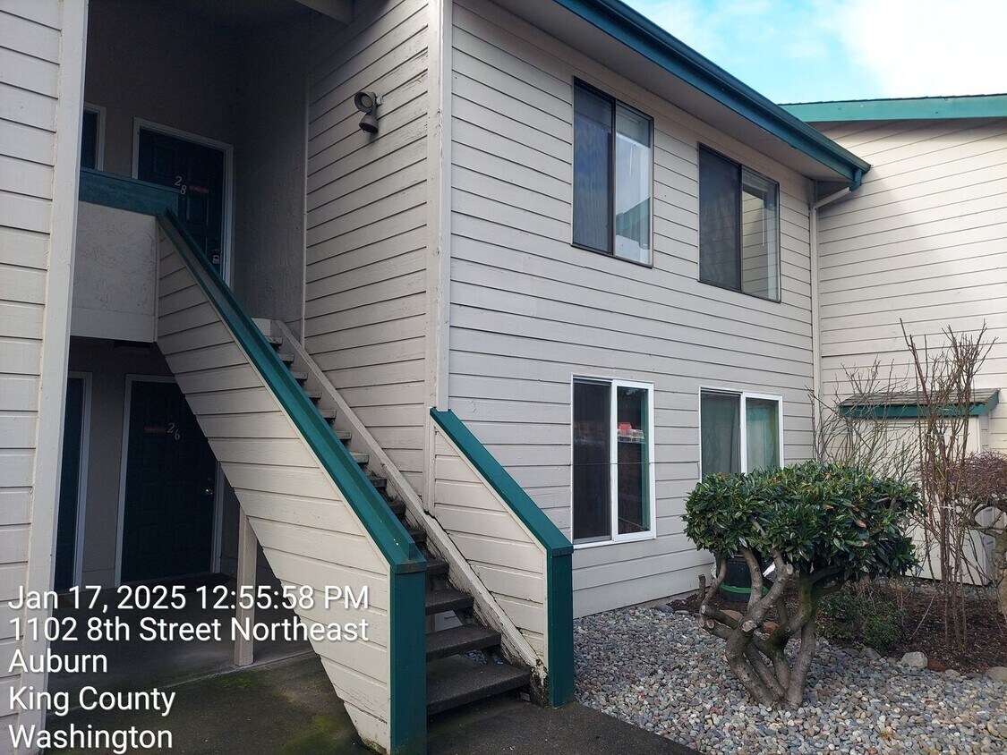 Primary Photo - Auburn - Bright 2BR Auburn Condo with park...