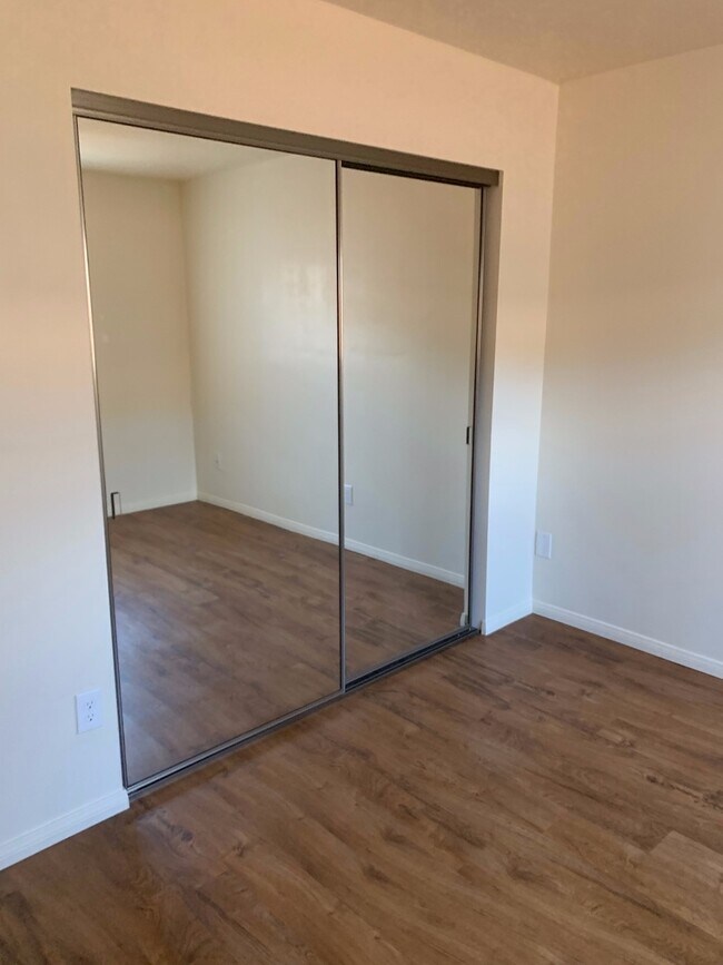 Foto del edificio - 524-526 Delaware Street