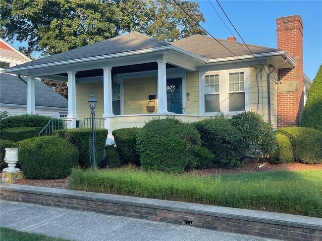 Building Photo - 12 Buckthorne Ave