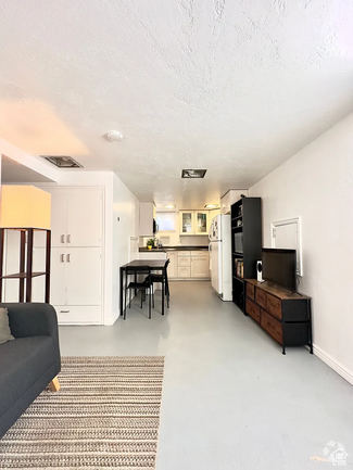 Building Photo - 360 N 900 W
