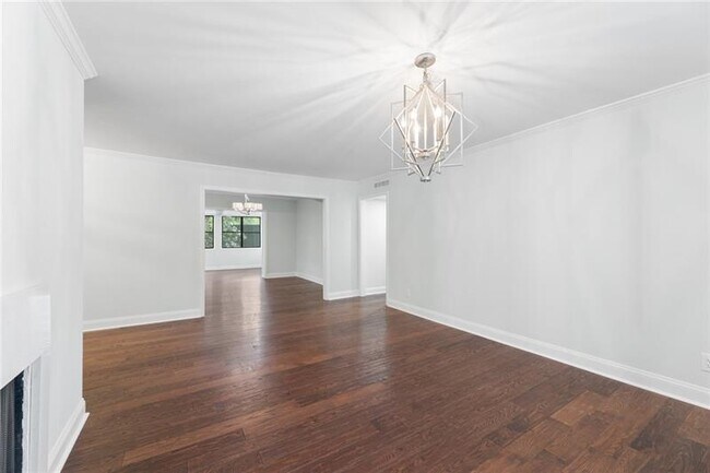 Building Photo - 69 Chaumont Square NW
