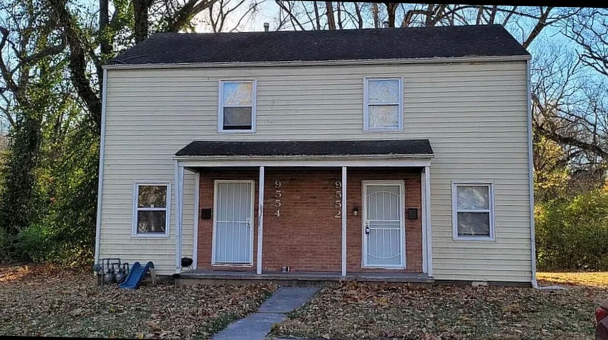Primary Photo - Two Story Two Bedroom Duplex For Rent