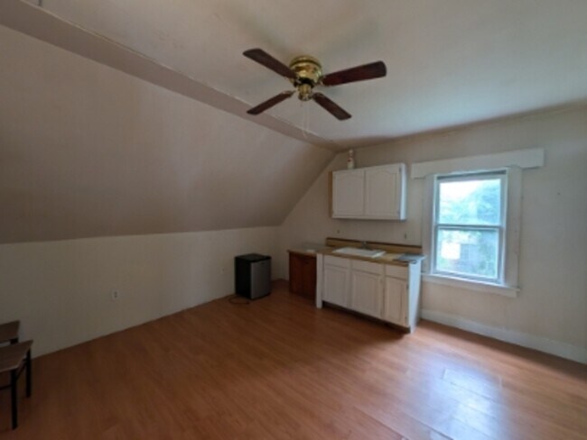Building Photo - 145 Merrimac St