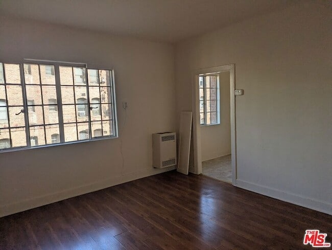 Building Photo - 259 S Harvard Blvd