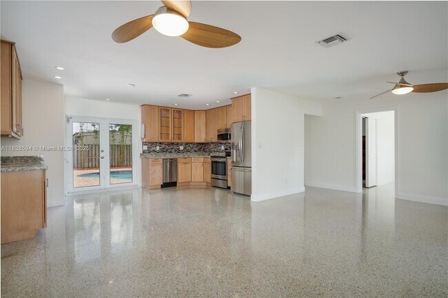 Building Photo - 221 NW 47th Ct