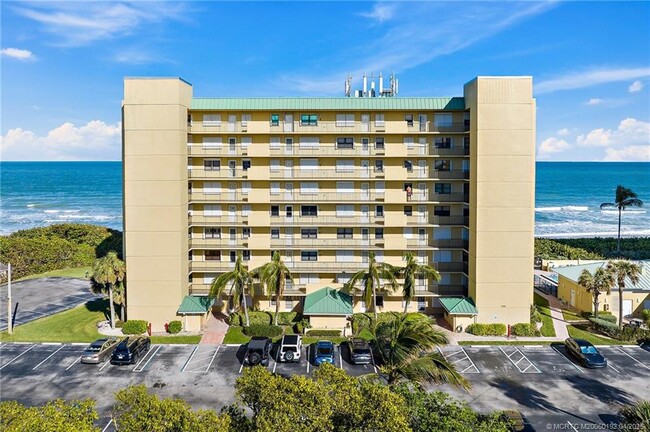 Building Photo - 7370 S Ocean Dr