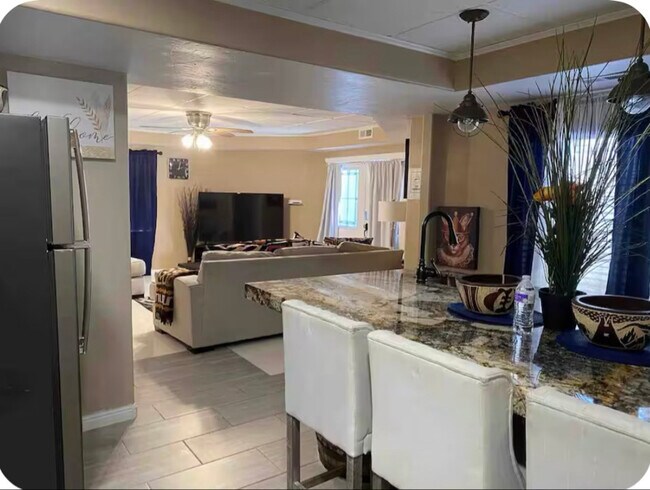 Foto del edificio - 488 Lana Ct