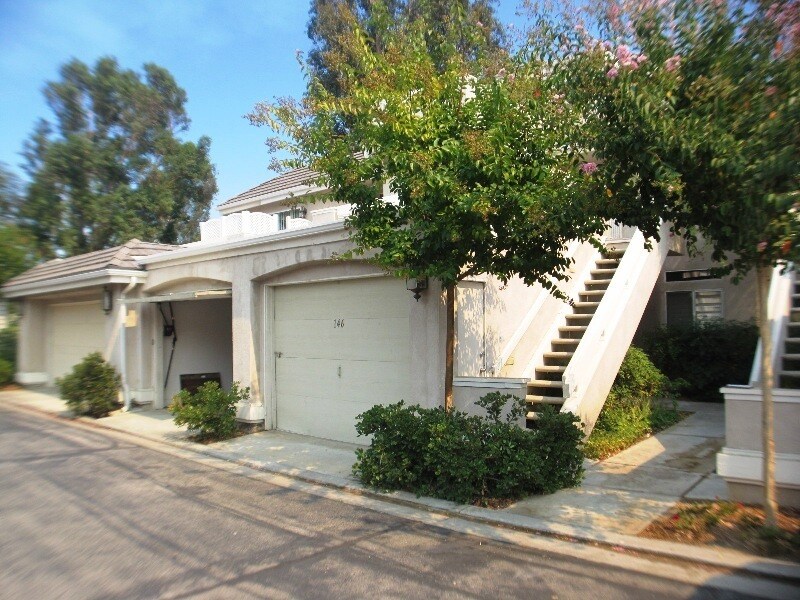 Primary Photo - Arbor Park 2 Bedroom Lower Unit Condo in V...