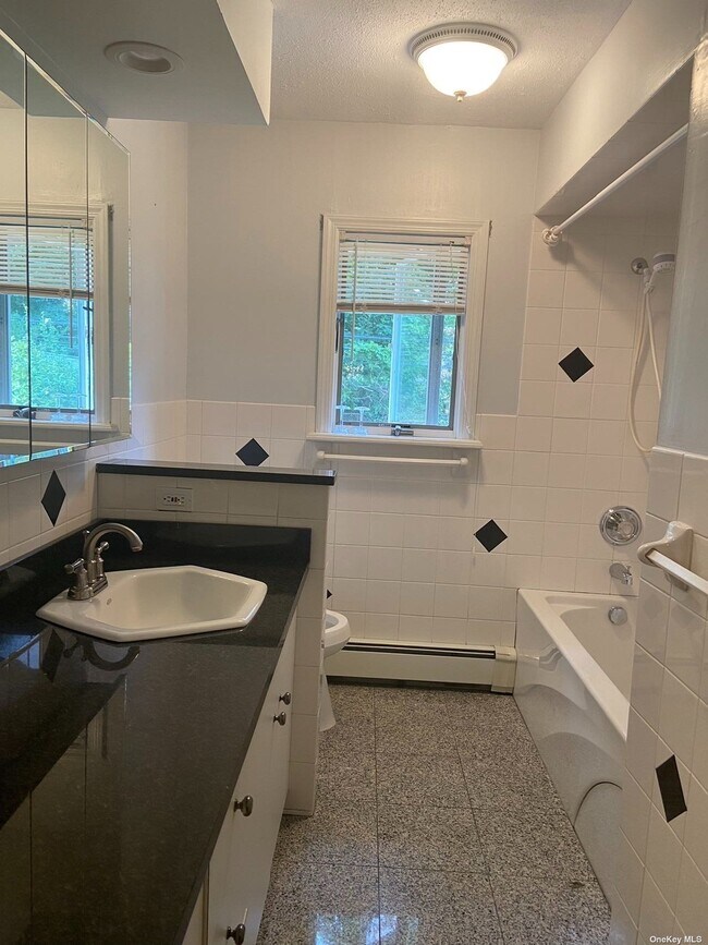 1010 Brent Dr, Wantagh, NY 11793 House Rental in Wantagh, NY