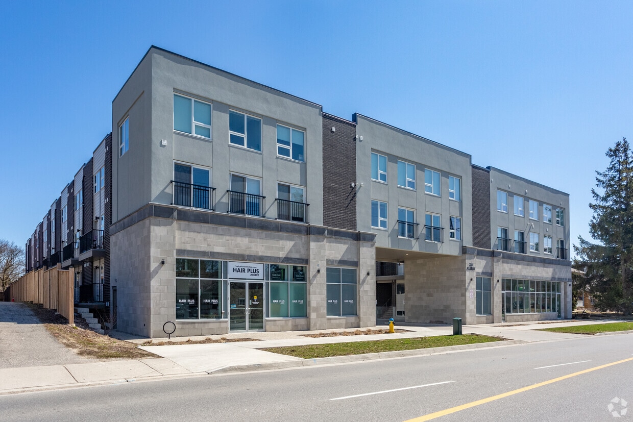 Building Photo - Ivy Three