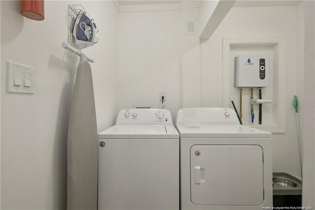 Foto del edificio - 2511 McNeill Cir