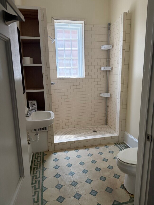 Building Photo - 584 N Milledge Ave