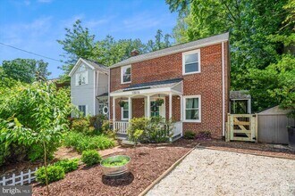 Building Photo - 10016 Tenbrook Dr