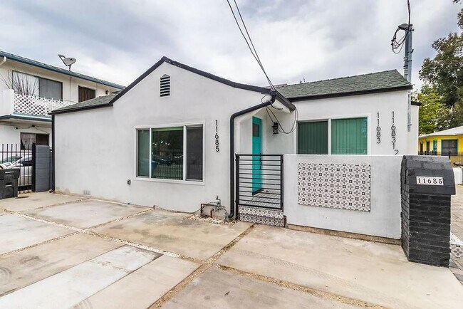 Foto del edificio - 11685-11685 Oxnard St