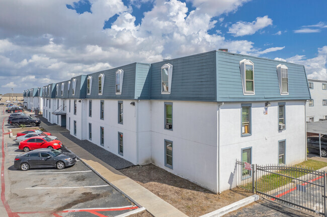 Building Photo - Raintree Apartments